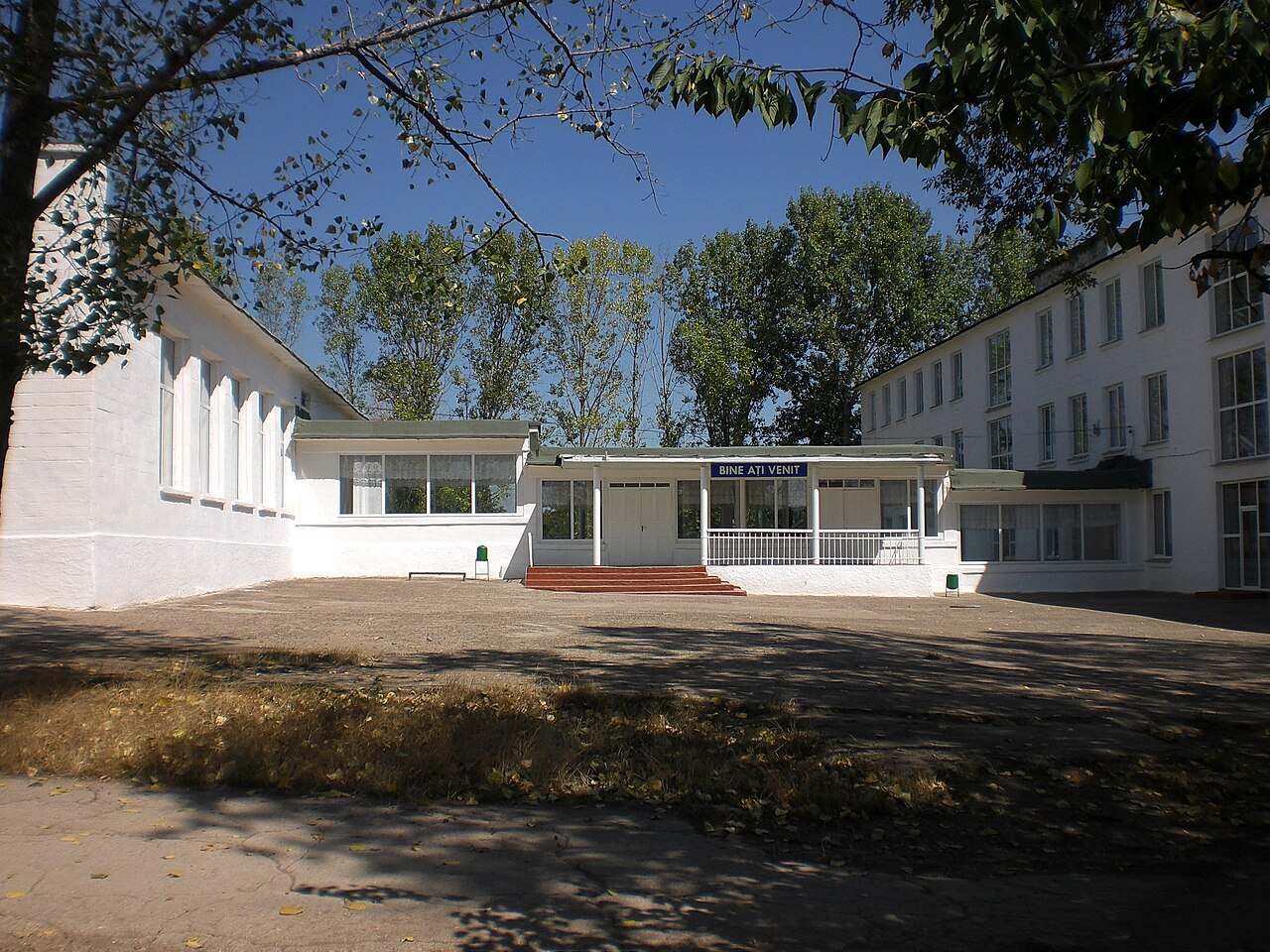 Școală din Onitcani, Moldova
